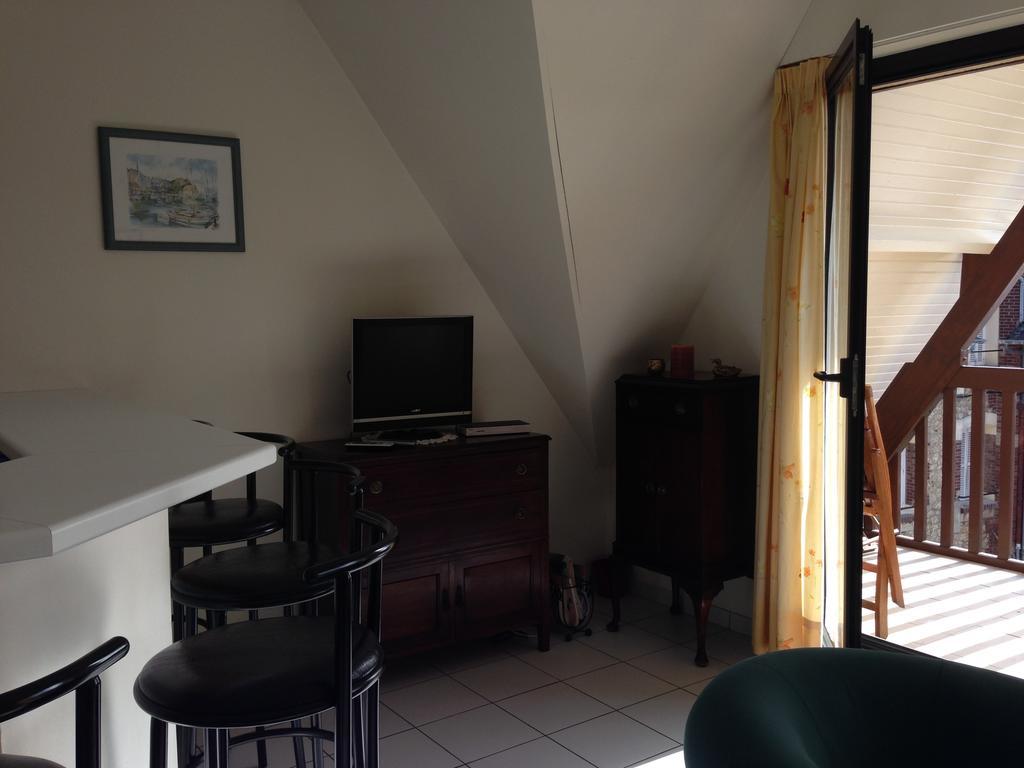 Apartment Centre